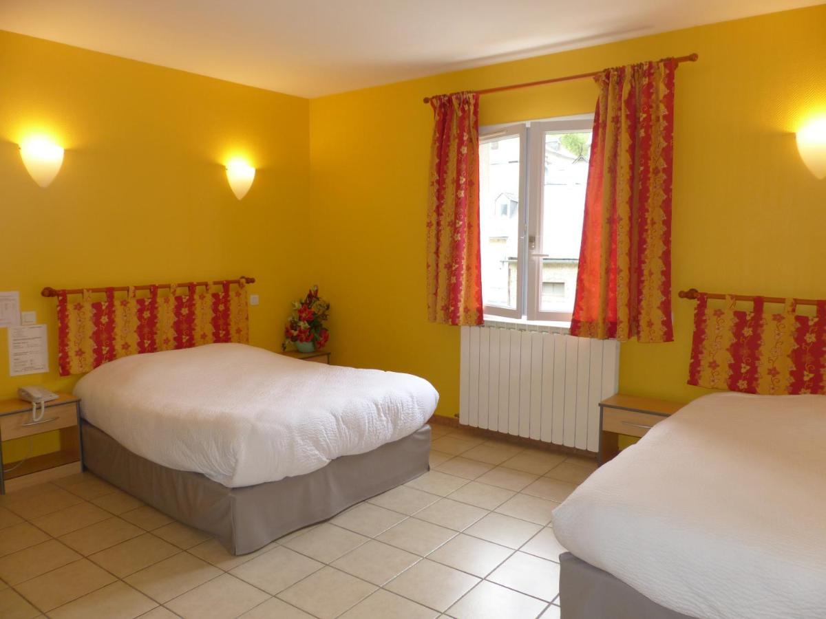 Hotel Logis Auberge De L'Isard Сен-Лари Екстериор снимка