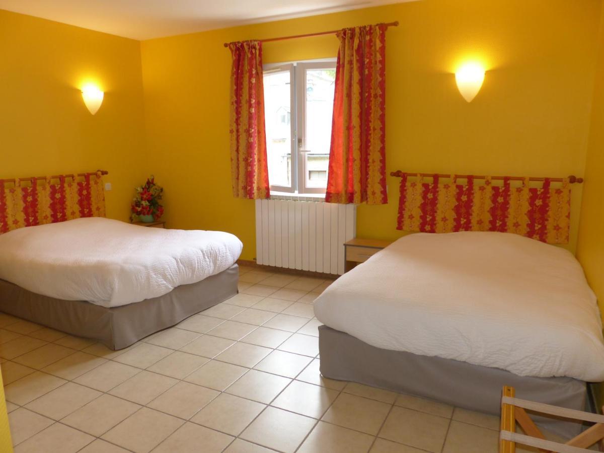 Hotel Logis Auberge De L'Isard Сен-Лари Екстериор снимка