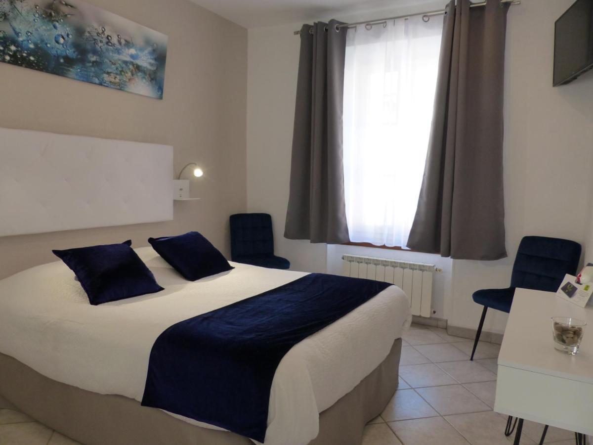 Hotel Logis Auberge De L'Isard Сен-Лари Екстериор снимка
