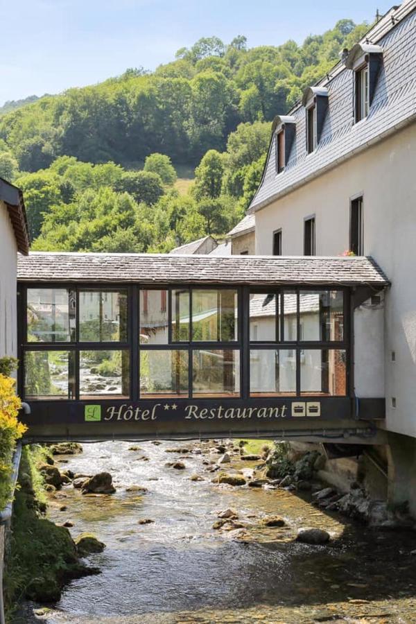 Hotel Logis Auberge De L'Isard Сен-Лари Екстериор снимка