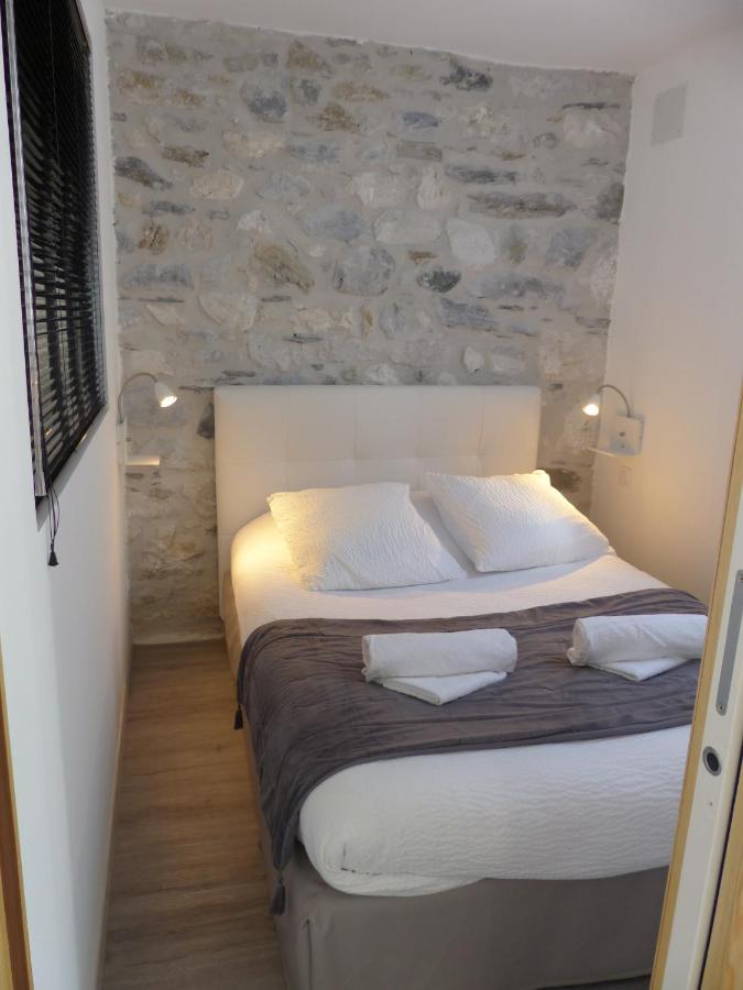 Hotel Logis Auberge De L'Isard Сен-Лари Екстериор снимка