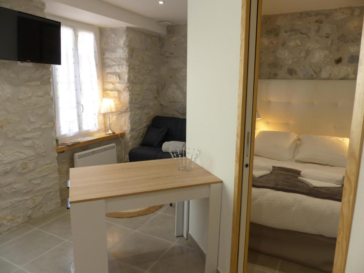 Hotel Logis Auberge De L'Isard Сен-Лари Екстериор снимка