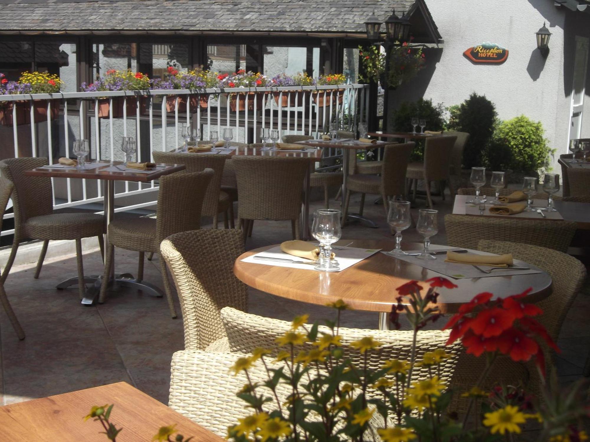 Hotel Logis Auberge De L'Isard Сен-Лари Екстериор снимка