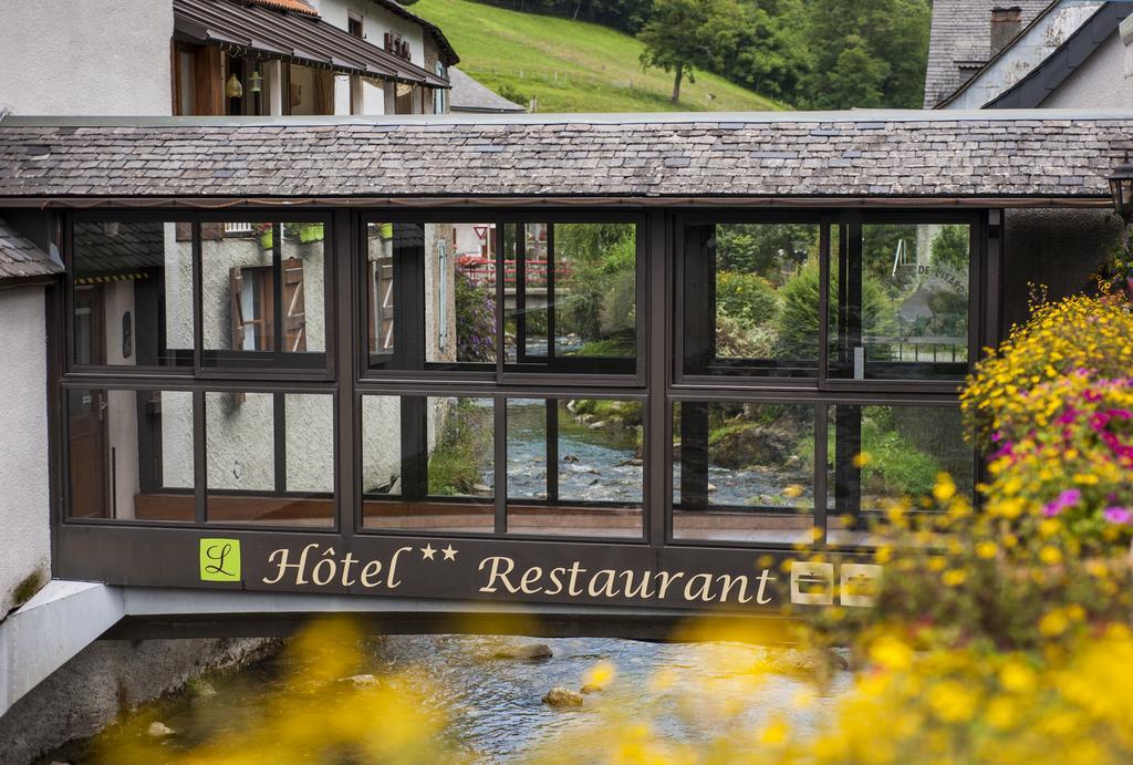 Hotel Logis Auberge De L'Isard Сен-Лари Екстериор снимка